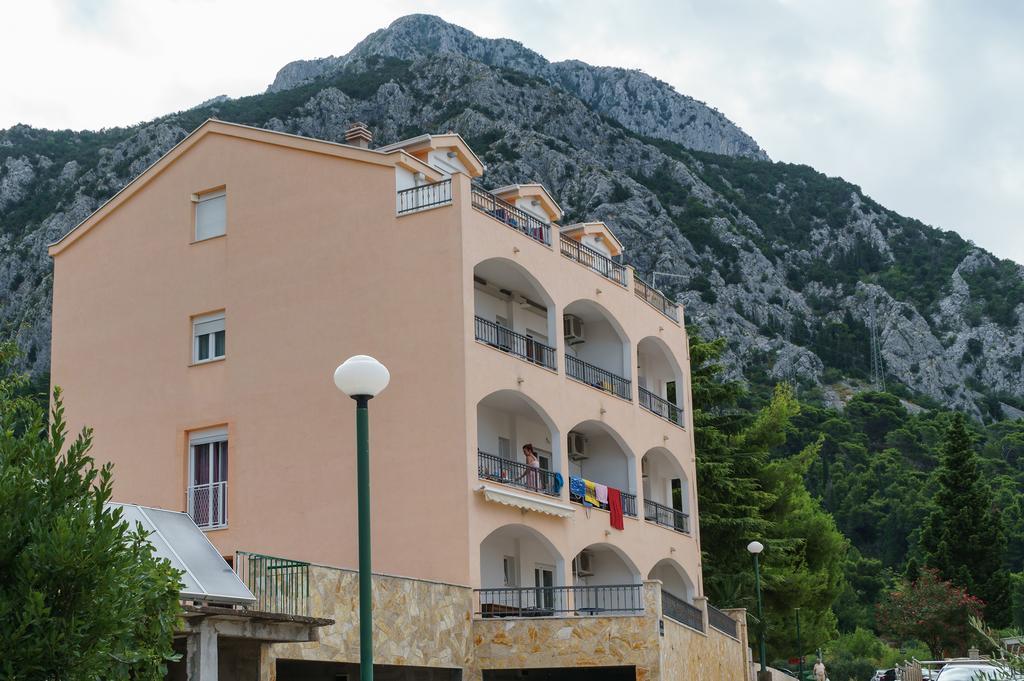 Apartments Grozdana Gradac  Eksteriør billede